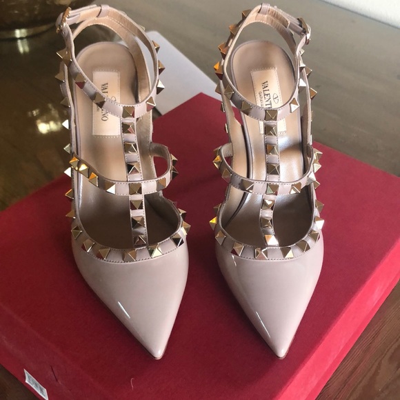 ❌SOLD ❌ Valentino Rockstud T-Strap Pump - Picture 2 of 8
